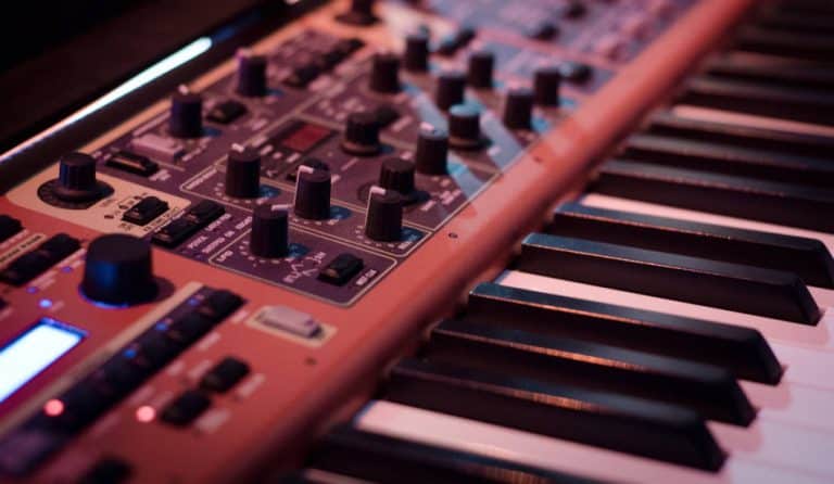 The Difference Between a MIDI Keyboard and a Synthesizer